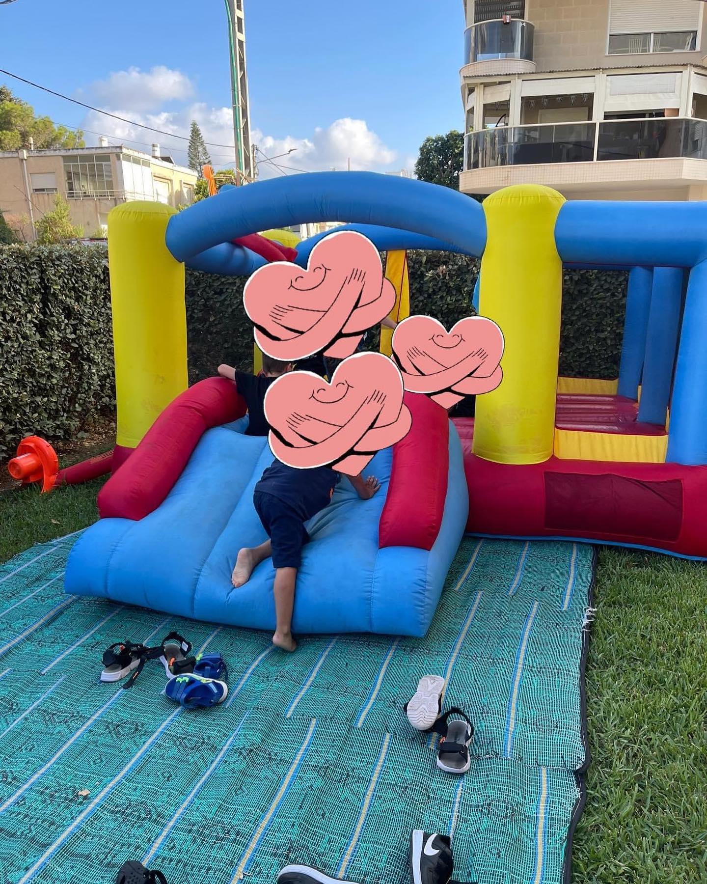 כשאני מקבלת חיבוק בסוף האירוע מהילד יום הולדת
זה הכי מרגש ו